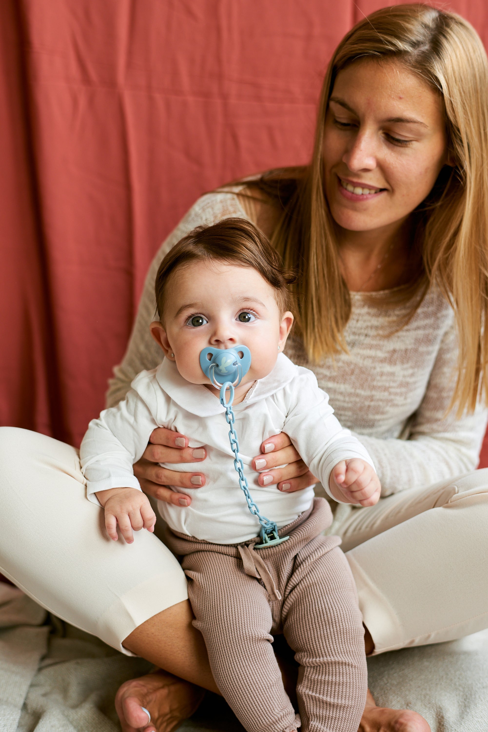 Suavinex Suzete și Accesorii - Confort și Stil pentru Bebelușul Tău