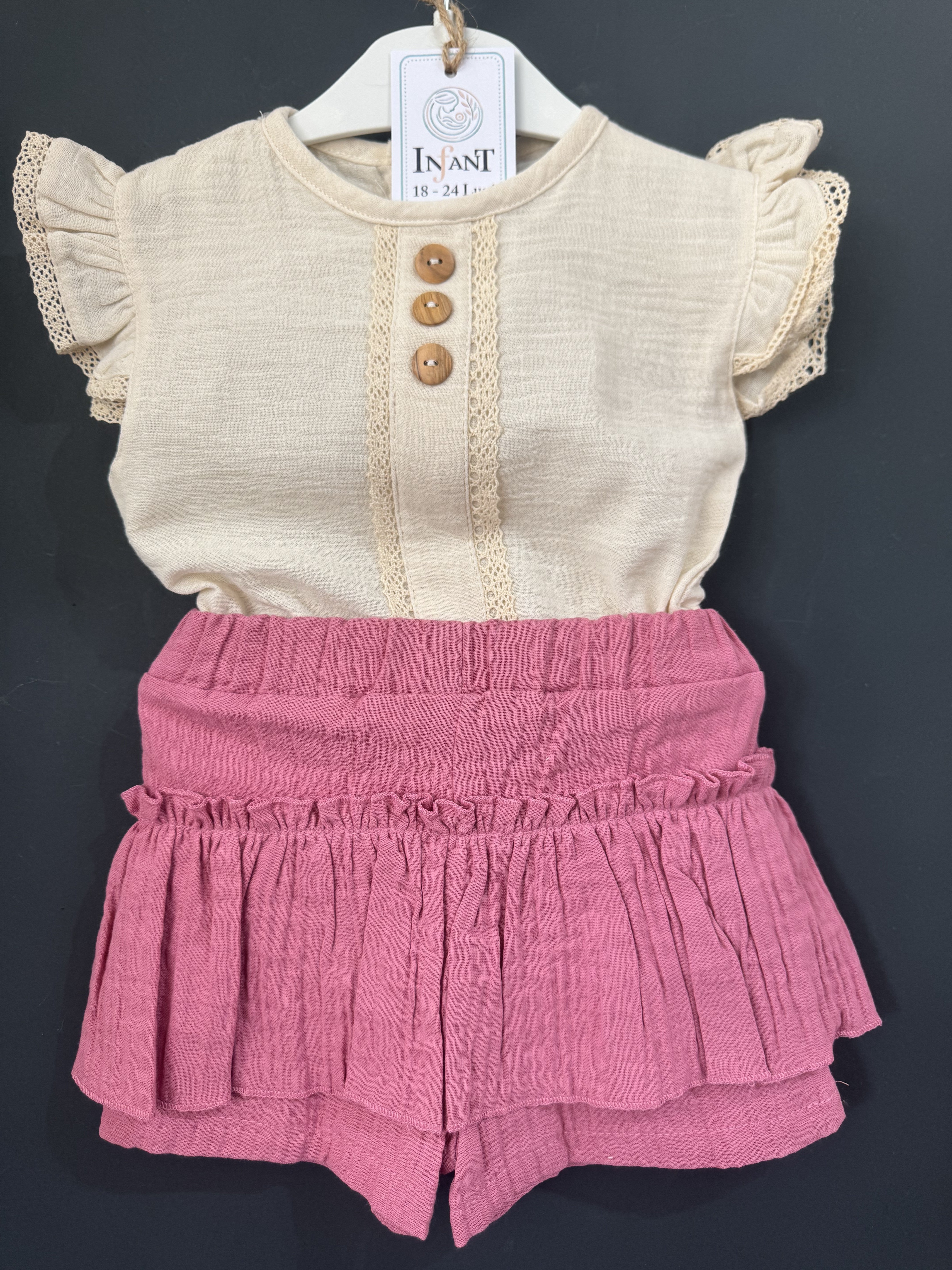 Set muselină bej cu volane dantelă și fustă roz 2 ANI INFANT - 2 ANI (1) [ps:b6f5e666-dd8e-47b3-8361-7c9670b4bcb2]