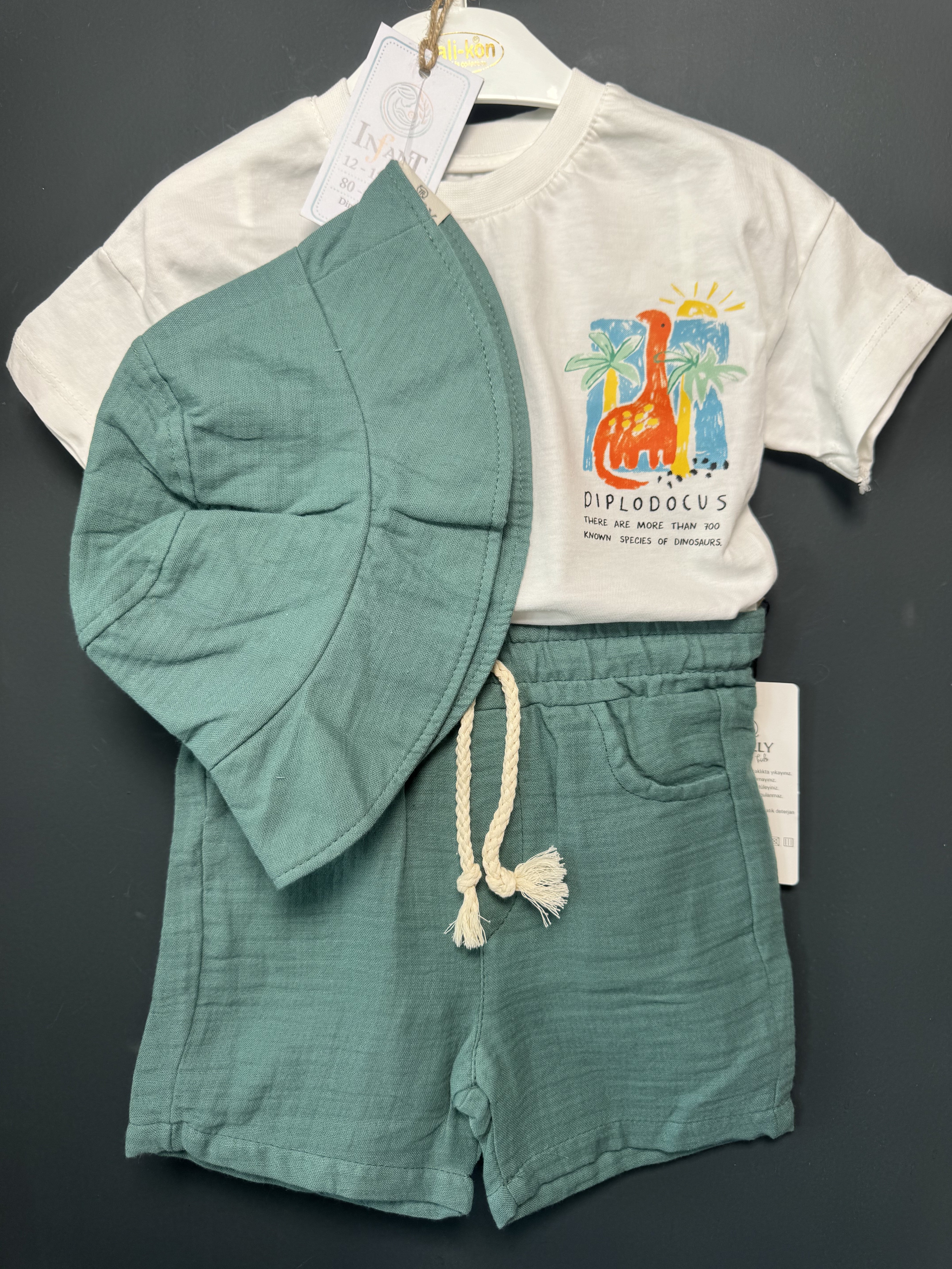 Set vară băieți Trolly Kids: tricou dinozaur, pantaloni - 3 ANI (1) [ps:9b816694-96fe-478b-a132-52f625f5cbb2]
