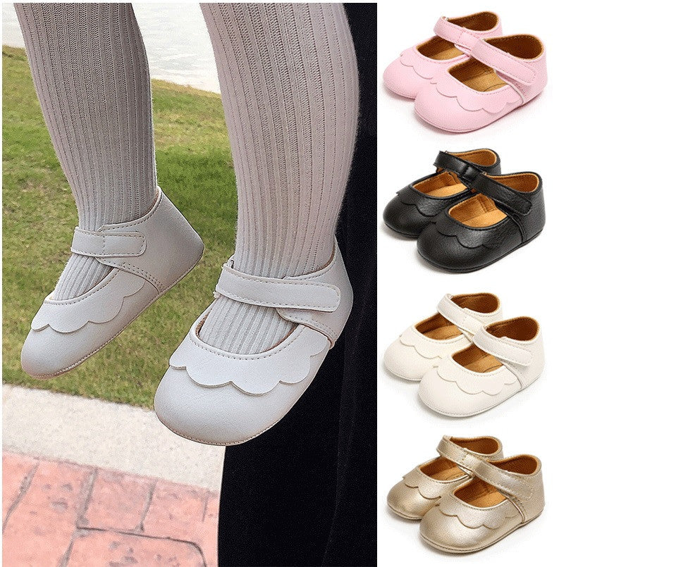 Pantofiori bebelus Drool (Culoare: Auriu, Marime: 6-12 Luni) [ps:a62752f3-8d17-48e6-a01c-bbdb410ffe25]