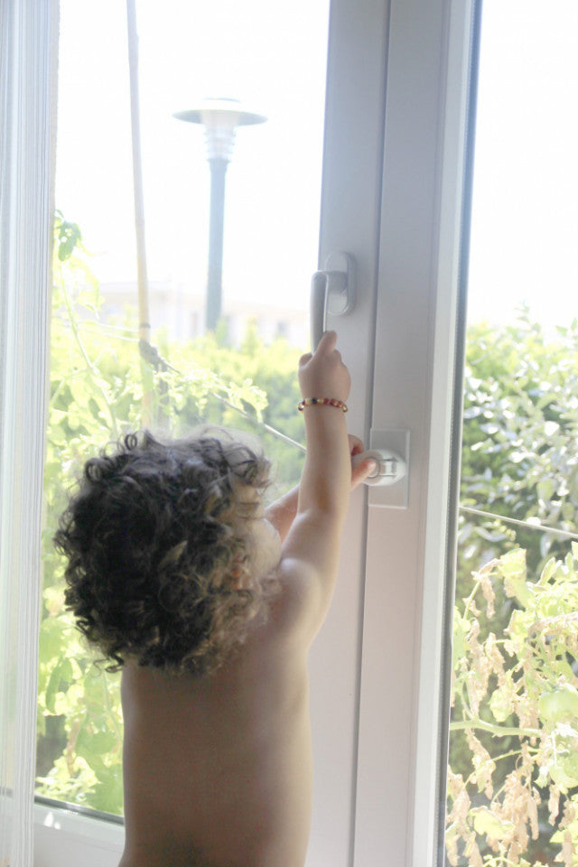 Sistem de siguranta pentru fereastra BabyJem - Imagine 1 [ps:7e2baca1-0d79-42c7-8226-11ae0c8f0c11]
