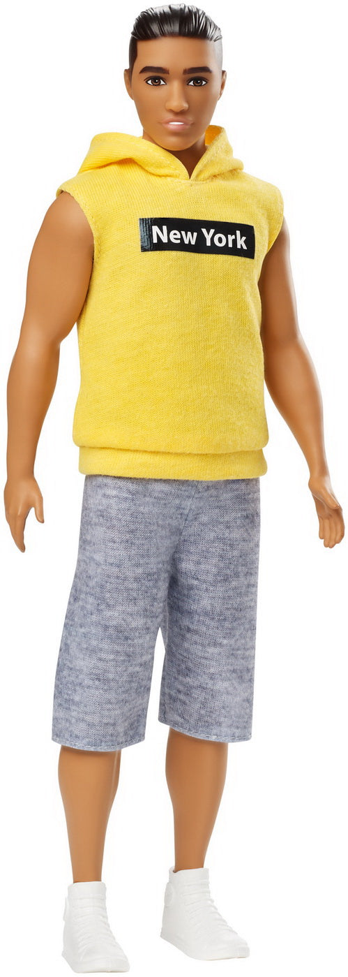 PAPUSA BAIAT FASHIONISTAS CU CAMASA SI PAPION Mattel - Hanorac galben New York (1) [ps:ee6cd1c1-6d24-430d-b3eb-70707d3bc930]