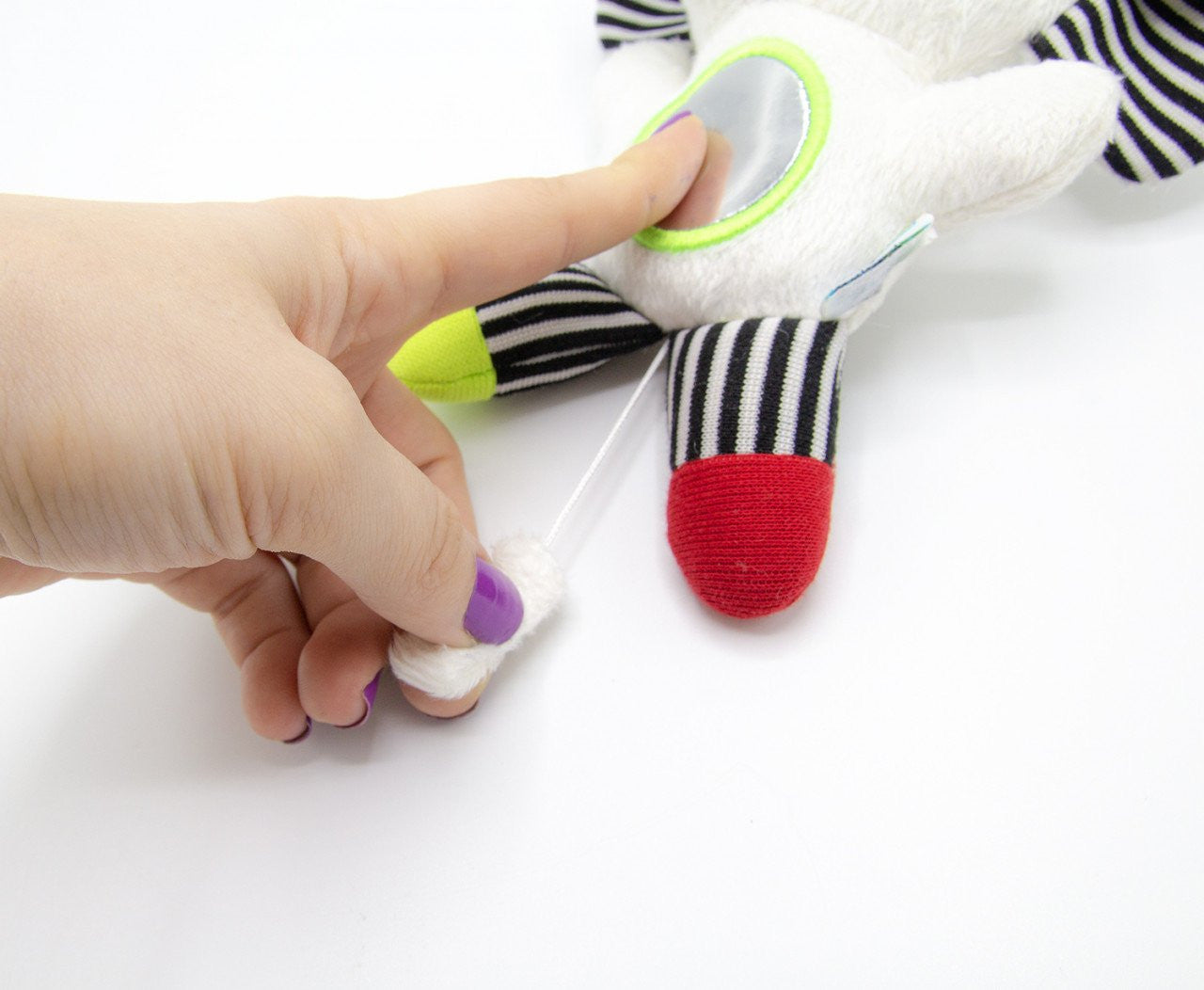 Jucarie cu vibratii pentru bebelusi BabyJem, Elefantel din plus, 6 luni+ (Culoare: Alb / Negru) [ps:20e2a199-ea89-4c96-81b5-e87d00b8b12f]