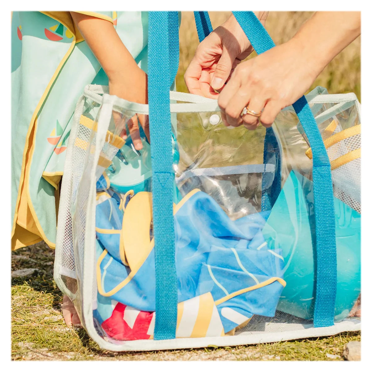 Kit Complet Plajă și Nisip Quut, Roșu - Set Jucării - Albastru (2) [ps:25fd6cd8-9d76-4390-9f95-9e06e5ac9506]