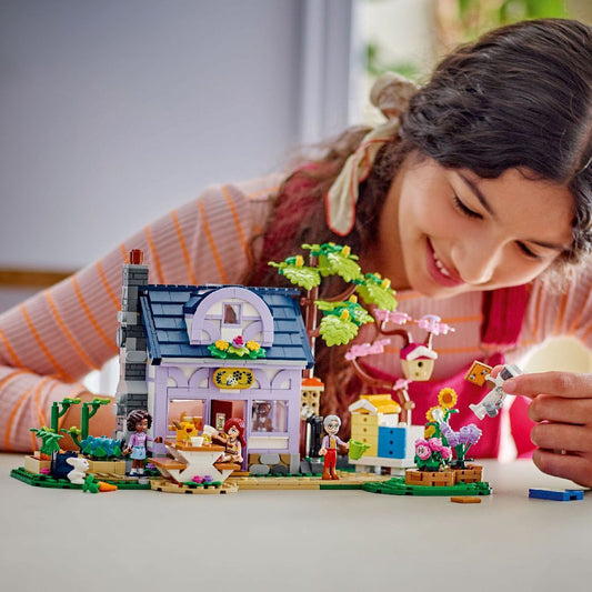 LEGO FRIENDS CASA APICULTORILOR SI GRADINA CU FLORI 42669 - Imagine 3 [ps:259d8a4d-e70a-42e4-9331-d937b9070980]