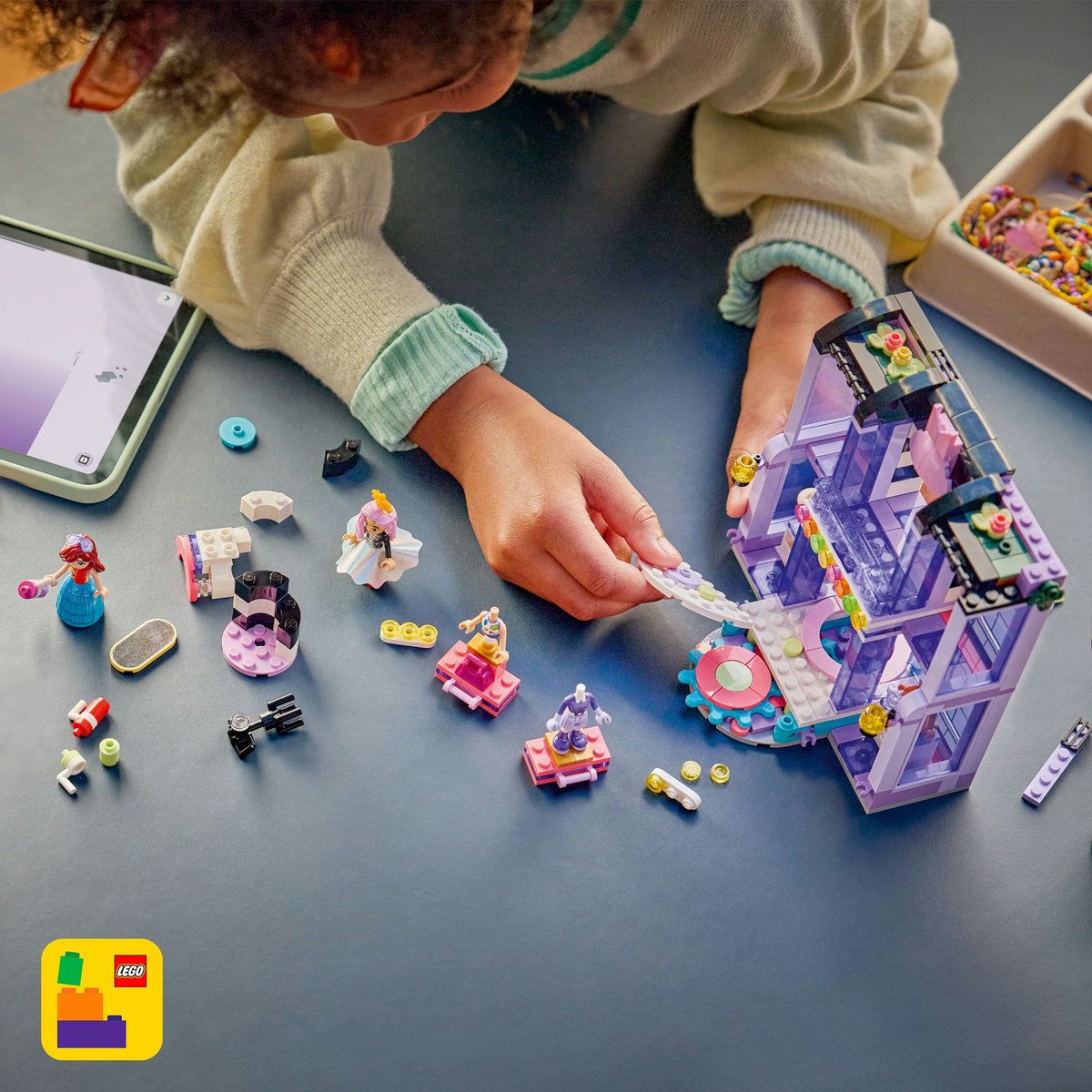 LEGO FRIENDS SHOW DE MODA IN ORASUL HEARTLAKE 42685 - Imagine 4 [ps:b7e7cf49-16b3-49d7-afef-89b7bec7ecb0]