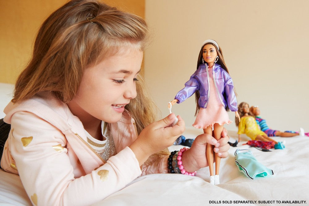 PAPUSA BARBIE FASHIONISTA CU ROCHITA VERDE DE SCHIMB [ps:066c7536-1909-4dd6-9a59-212919b0358a]