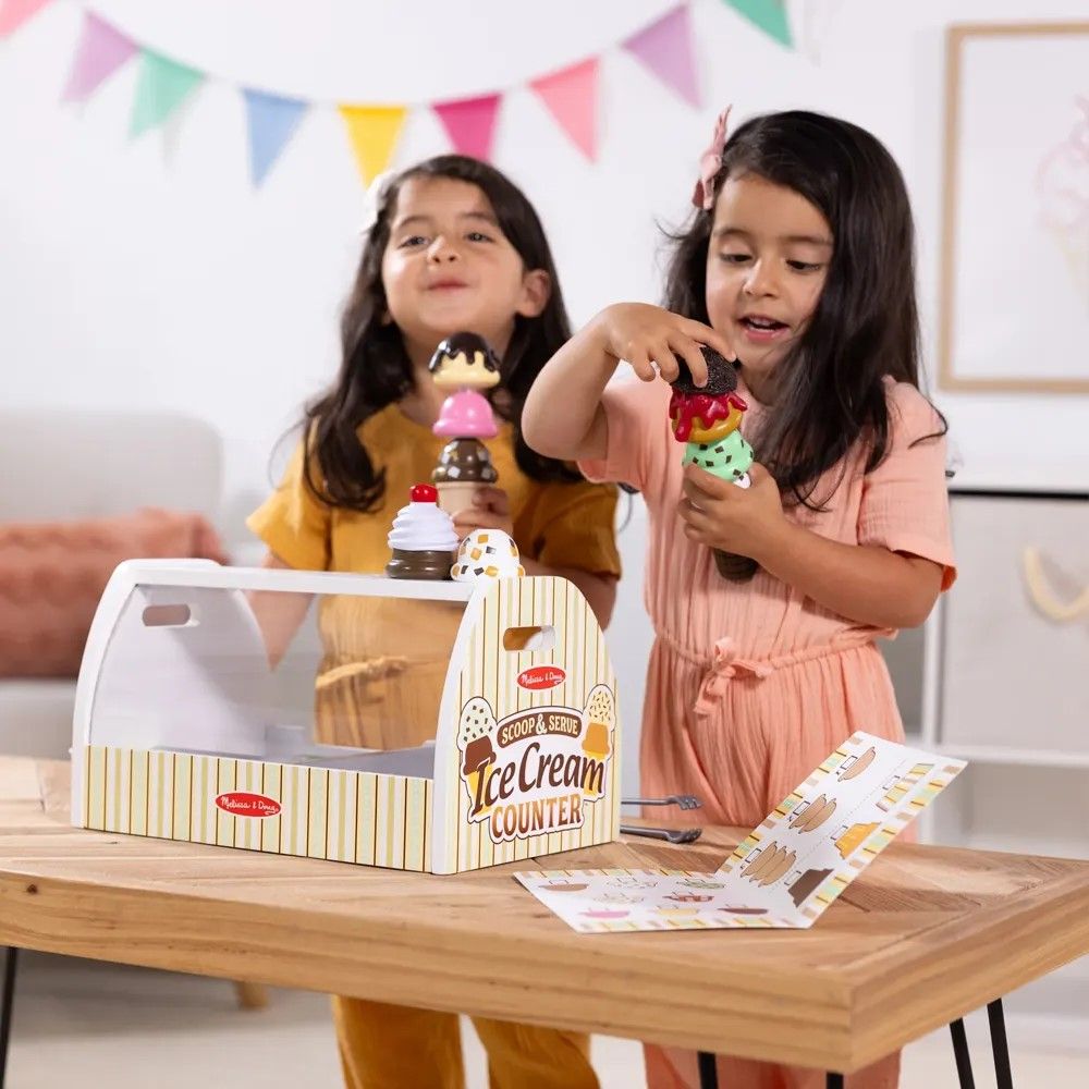 MELISSA AND DOUG SCOOP AND SERVE SET DE JOACA DIN LEMN - Imagine 3 [ps:47897ed8-1857-4ae5-9cff-b9234a2e9bbf]