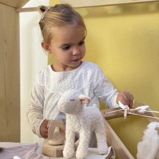 Jucarie moale oita Mary, Egmont Toys - Imagine 2 [ps:df31714b-b2e6-4e63-a653-0dbb9df0ea27]