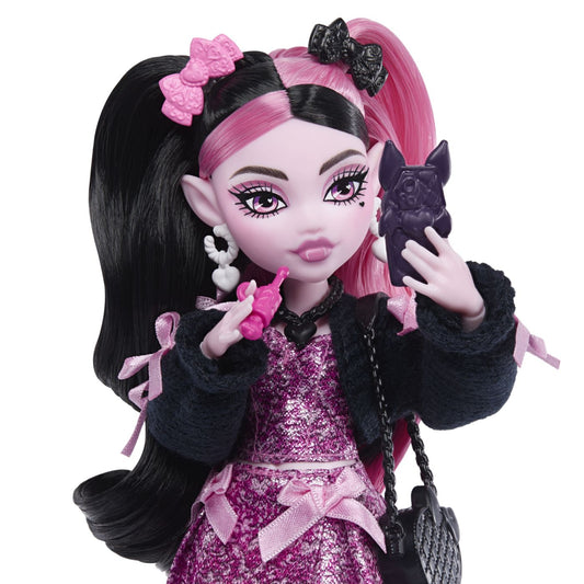 MONSTER HIGH PAPUSA DRACULAURA CU ACCESORII Mattel - Imagine 10 [ps:89887180-4224-4e08-adf0-3389315f100b]