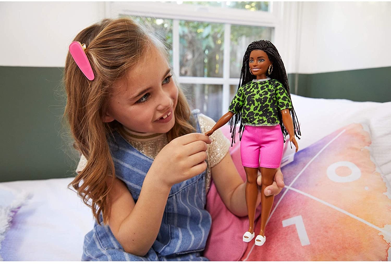 PAPUSA BARBIE FASHIONISTA CU PARUL BRUNET IMPLETIT IN CODITE [ps:a3edd07f-ff59-4a3b-83e3-9b53c4d95756]