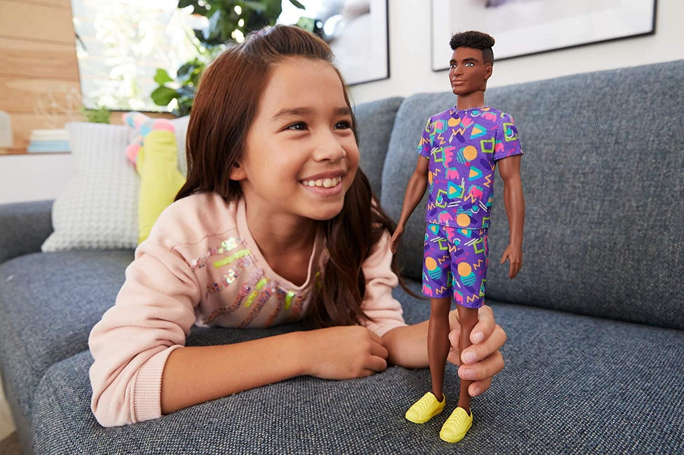 PAPUSA BAIAT FASHIONISTAS CU CAMASA SI PAPION Mattel - Tinuta lejera multicolora (2) [ps:e84eec33-d957-4ed7-93fd-a4e2fc18ef09]