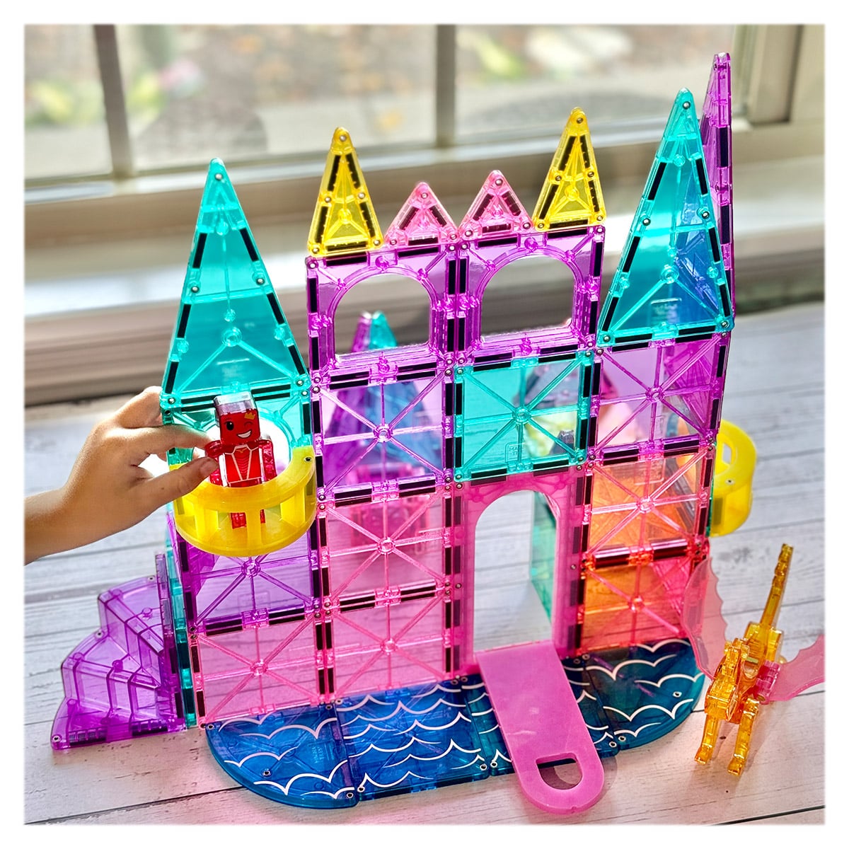 MAGNA-TILES Castle Deluxe, 48 piese - Set Construcție - Default Title (2) [ps:80bd4b9c-816d-489b-9df9-46a47c50f060]
