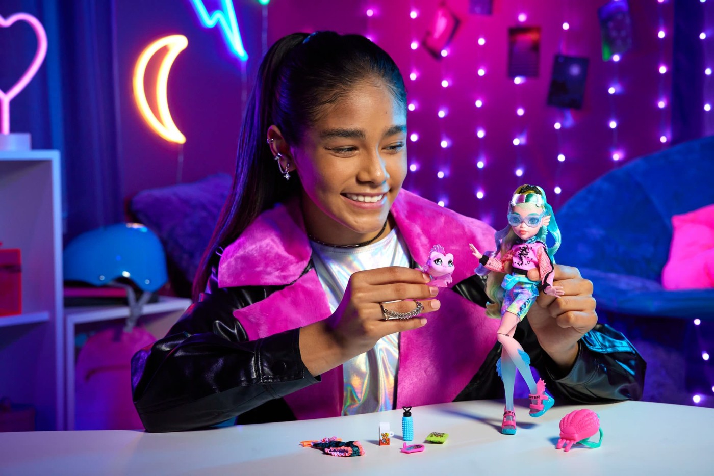 MONSTER HIGH PAPUSA LAGOONA BLUE CU ANIMALUT SI - Imagine 3 [ps:1cb50338-f038-4de9-b9ce-7e03b80b6948]