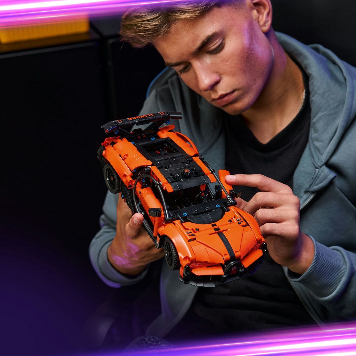 LEGO TECHNIC HIPERMASINA BUGATTI CHIRON PUR SPORT 42222 - Imagine 5 [ps:36c8d217-168f-42f7-b0b1-c16e66c56900]