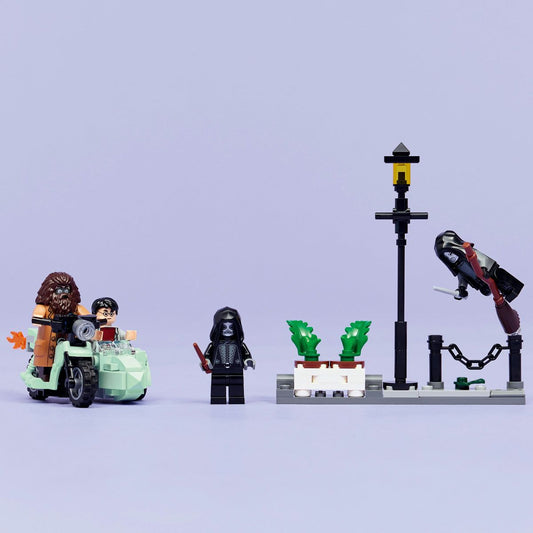 LEGO HARRY POTTER HAGRID SI HARRY IN FUGA DE PE ALEEA - Imagine 2