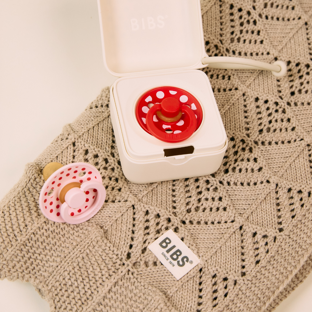 Set 2 Suzete BIBS Colour Studio Polka Dots, 0 luni+ | - Blossom/Candy Apple (2) [ps:807a93d7-3605-43ef-a802-024be6322ab0]
