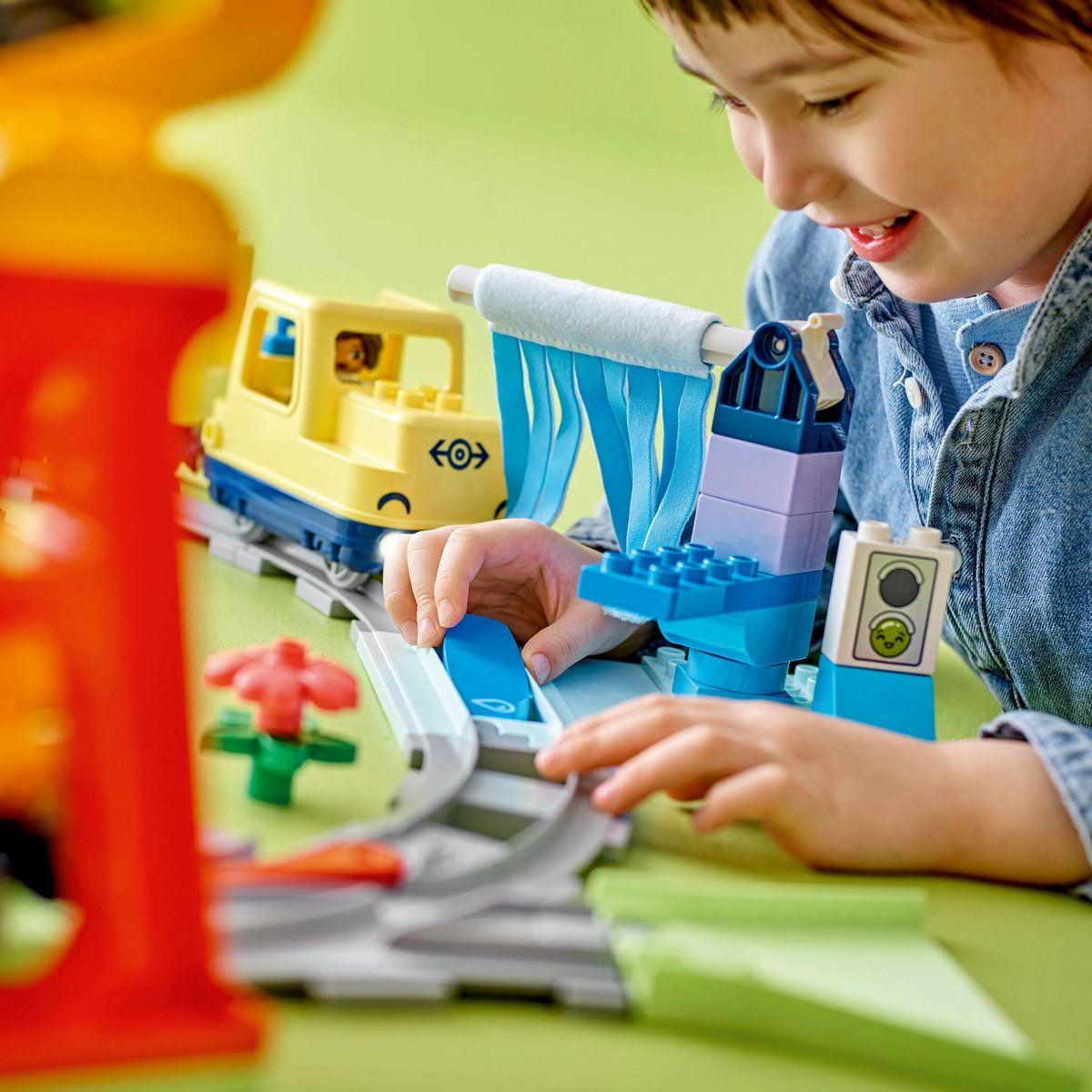 LEGO DUPLO TREN COMUNITAR INTERACTIV 10428 - Imagine 4 [ps:ad0fab88-b445-48f3-9d79-bbde5c44743c]