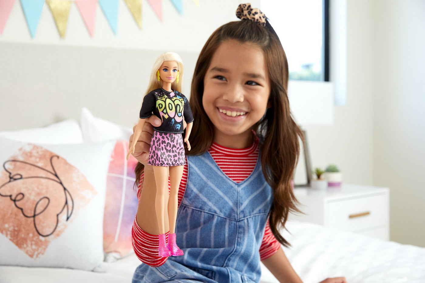 PAPUSA BARBIE FASHIONISTA BLONDA CU TINUTA DE VARA ROCK - Default Title (2) [ps:3b7980e5-e78b-4bb6-bc35-116171279c5f]