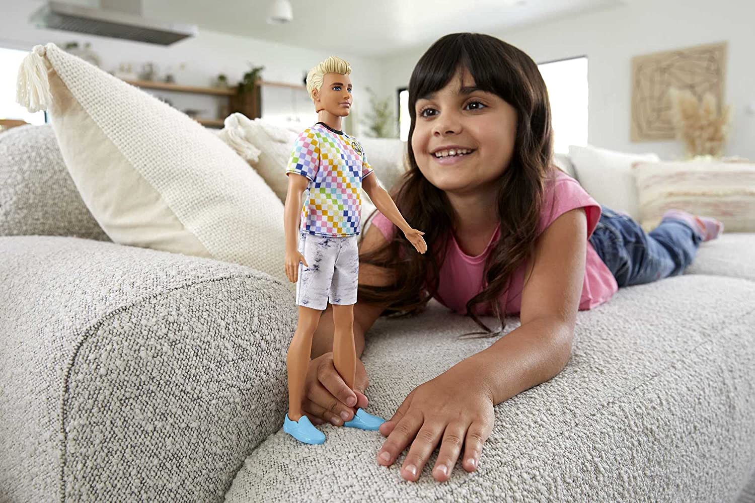 PAPUSA BAIAT FASHIONISTAS CU CAMASA SI PAPION Mattel - Tinuta lejera de vara (2) [ps:cabc4e89-3fda-4c3c-841a-b5fee180a718]