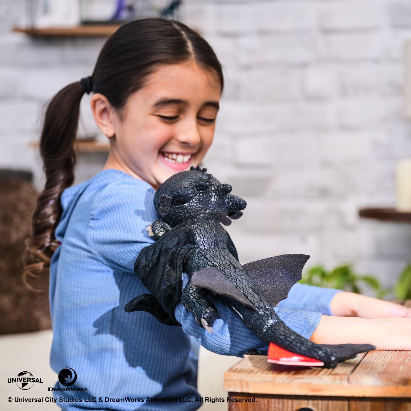 CUM SA ITI DRESEZI DRAGONUL HUG SI GLIDE FIGURINA DRAGON - Imagine 7 [ps:2681b6ae-479c-41da-a442-a51d2a2e33b0]