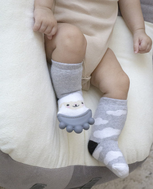 Sosete cu accesoriu dentitie BabyJem Teether Socks - Gri [ps:82bae5d9-c023-493b-b3c7-2ae86a63b950]