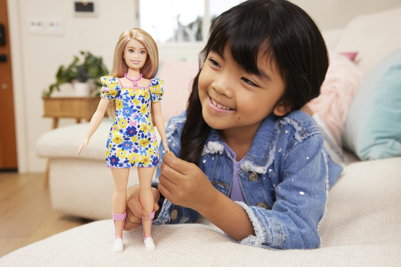 PAPUSA BARBIE FASHIONISTA BLONDA CU SINDROM DOWN [ps:c476ec21-83a9-4d1c-8700-b7800071efcf]