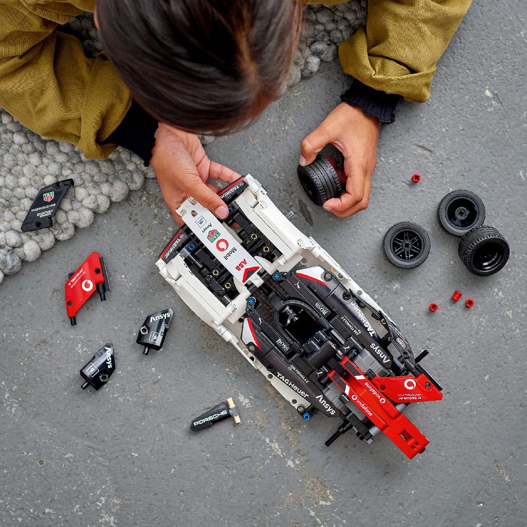 LEGO TECHNIC FORMULA E PORSCHE 99X 42137 [ps:2baba82d-04d3-4a3e-907a-f78edfa6e036]