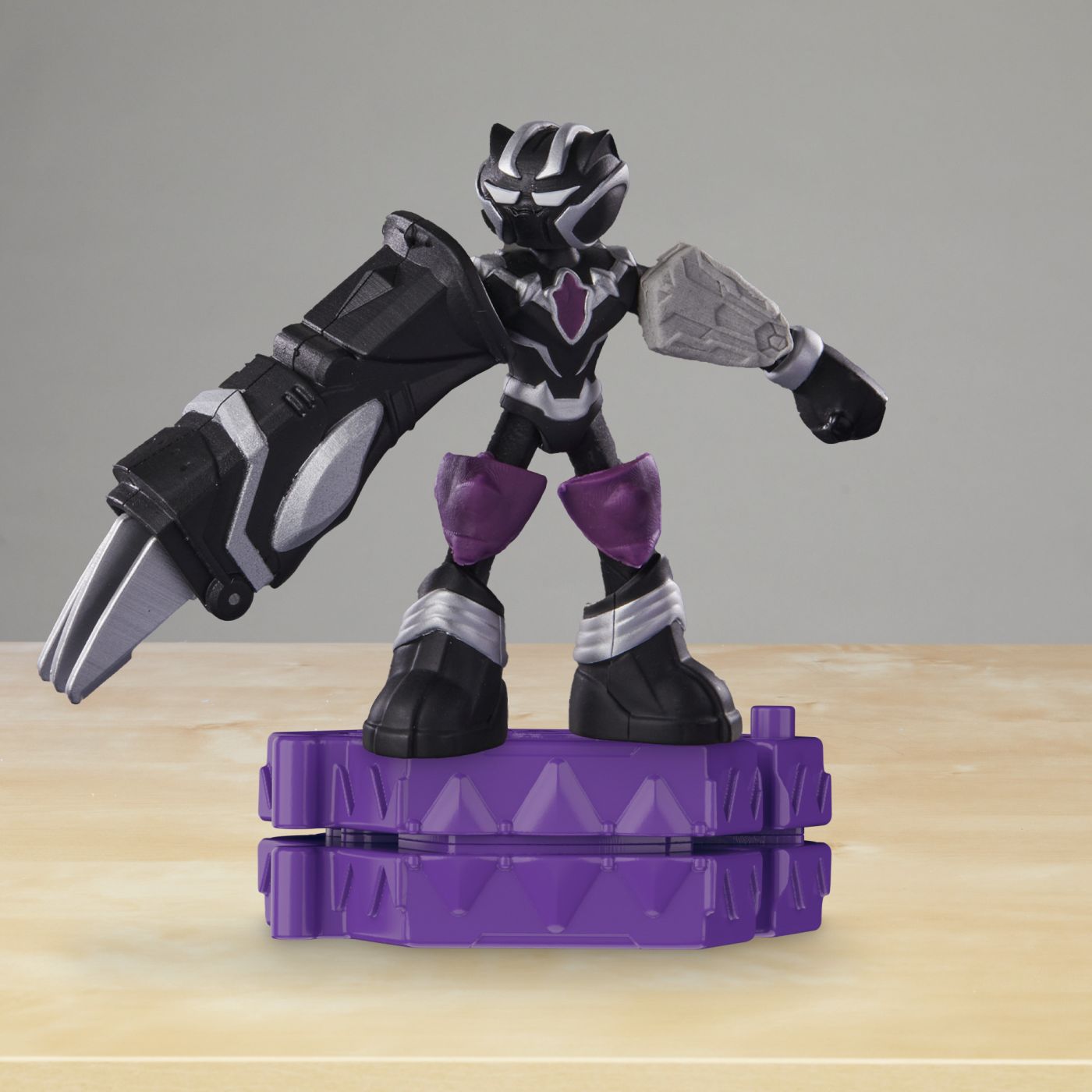 PLAY-DOH MARVEL FIGURINA FLEXIBILA CU ACCESORII BLACK - Imagine 5 [ps:3bd4116d-c8b1-4b98-9c7a-50058790b118]