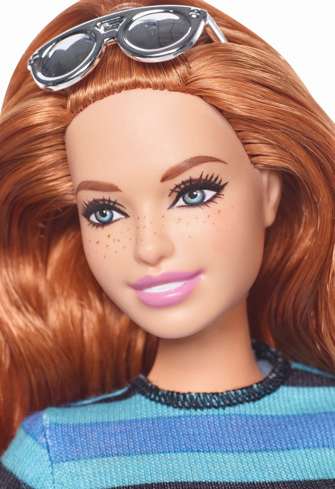 PAPUSA BARBIE FASHIONISTA ROSCATA CU HAINE DE SCHIMB [ps:3b15254f-dd13-4019-b637-d64b2b13eb80]