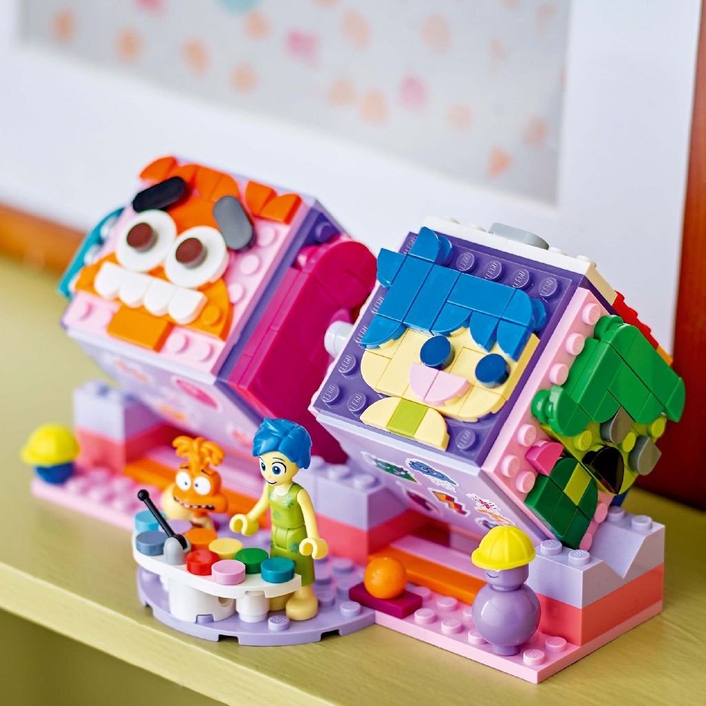LEGO DISNEY DISNEY PIXAR CUBURI CU EMOTII 43248 - Imagine 5 [ps:021d99a0-6237-4a52-b728-cd5a83720252]