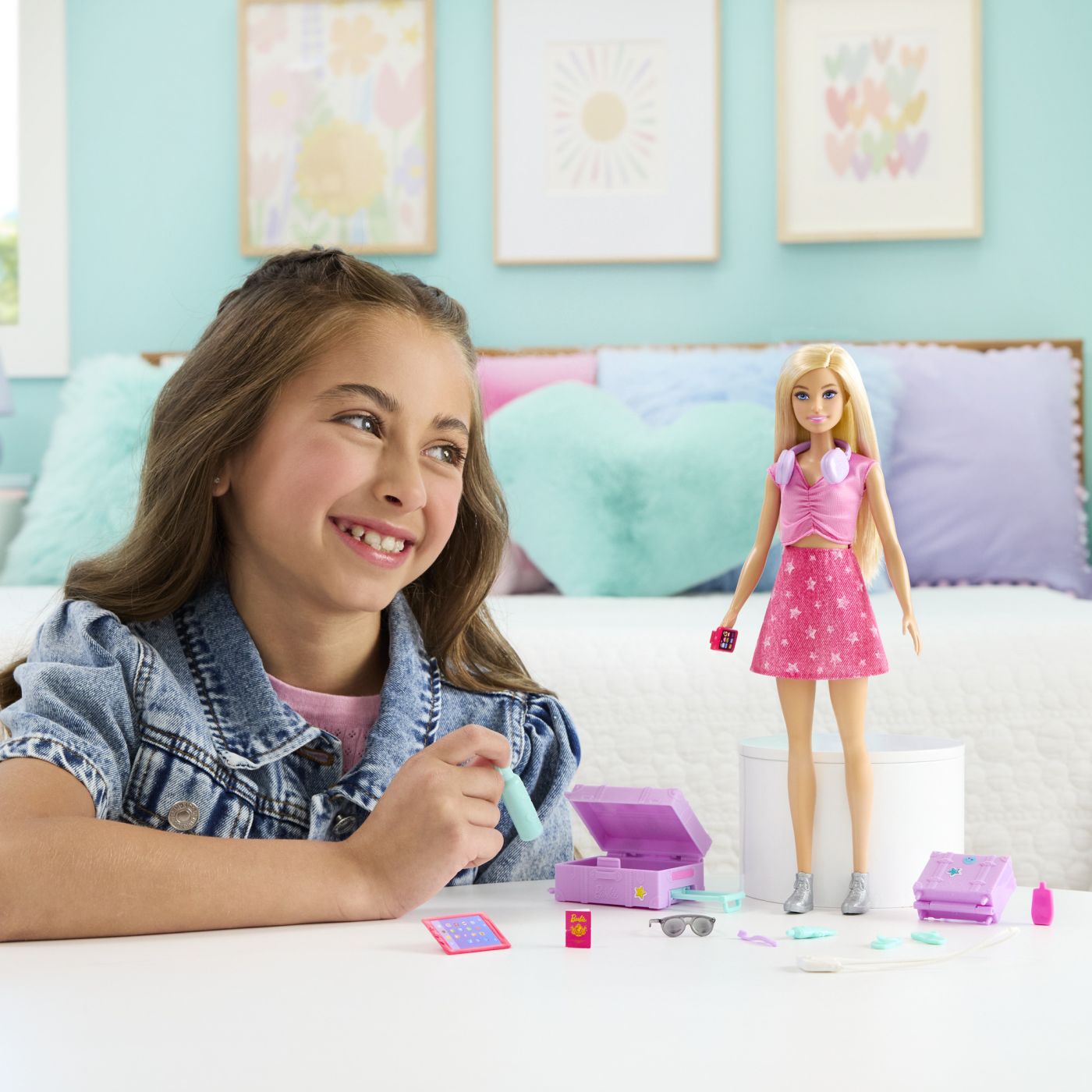 BARBIE FAMILY AND FRIENDS SET DE CALATORIE Mattel - Default Title (2) [ps:3dba8074-a9f3-4545-927d-ab40abdeeef5]