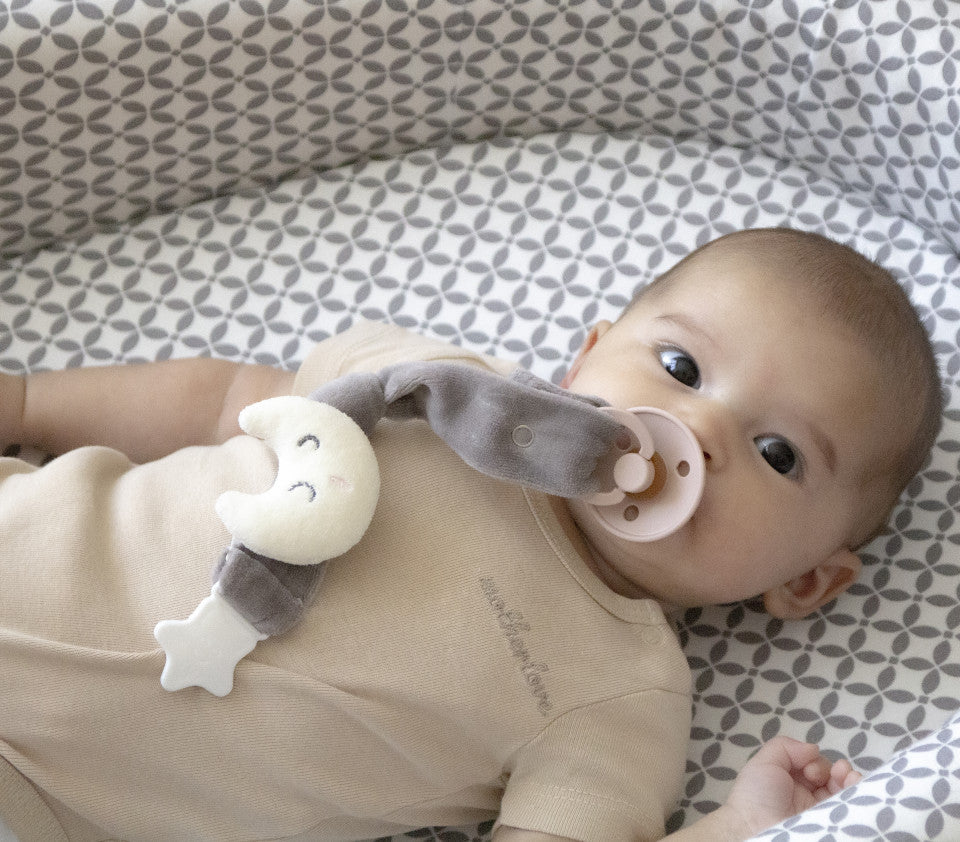 Lant pentru suzeta din material textil cu steluta - Gri