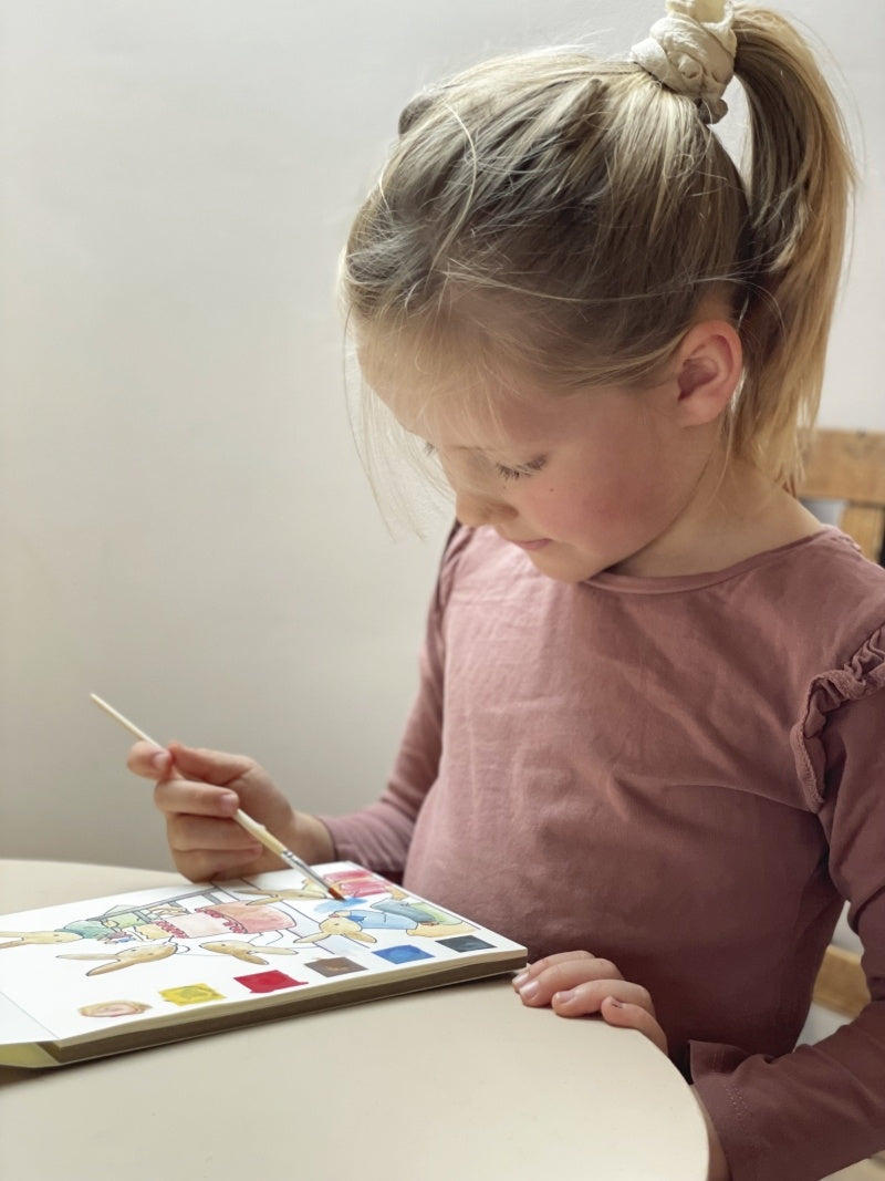 Joc creativ Carte de colorat cu acuarela, Egmont Toys - Imagine 2 [ps:7bd58359-8840-43d0-a65a-572d50abf6bf]