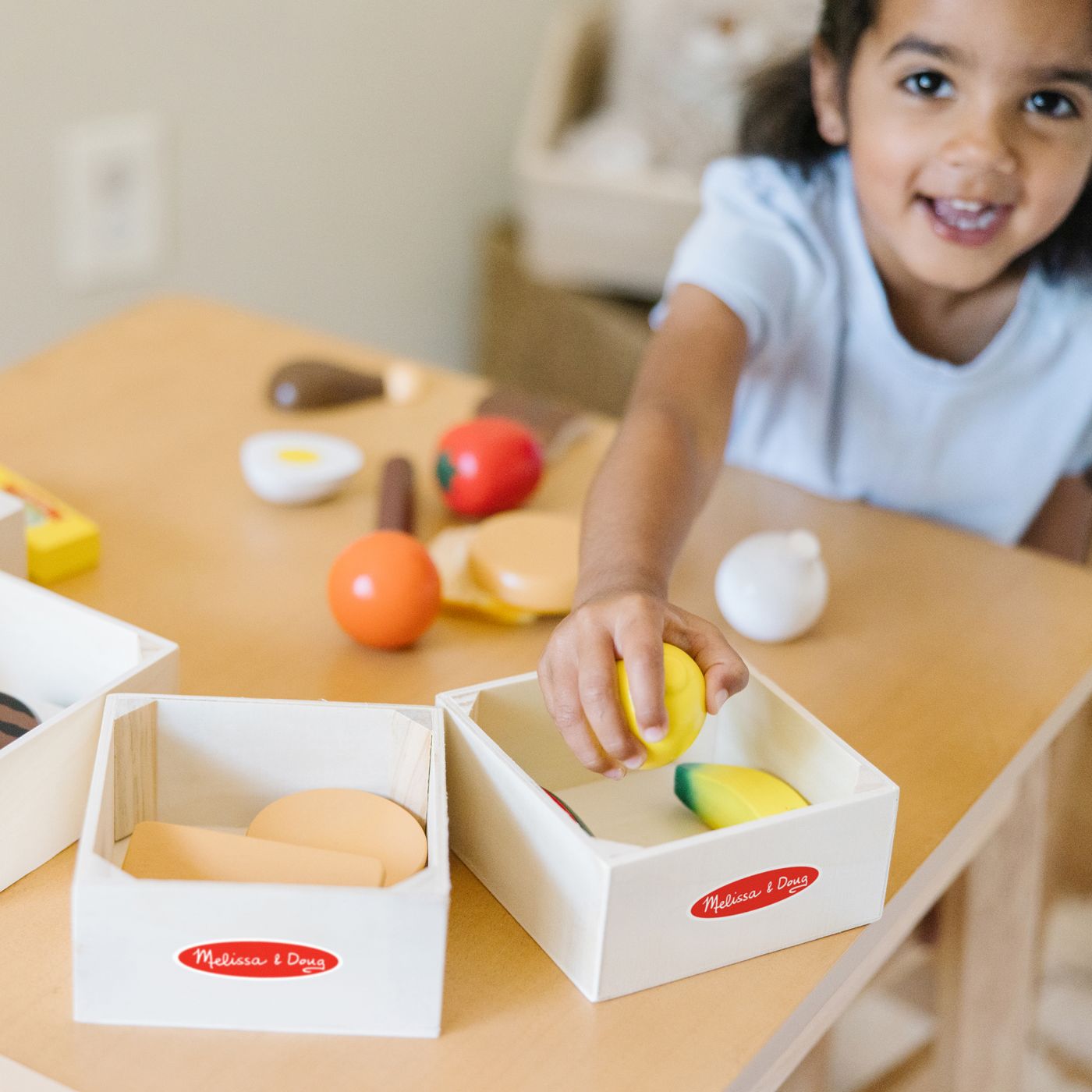 MELISSA SI DOUG SET DE JOACA DIN LEMN PRODUSE ALIMENTARE - Imagine 4 [ps:6d282992-4d3a-41eb-a0aa-9452d6d5c39c]