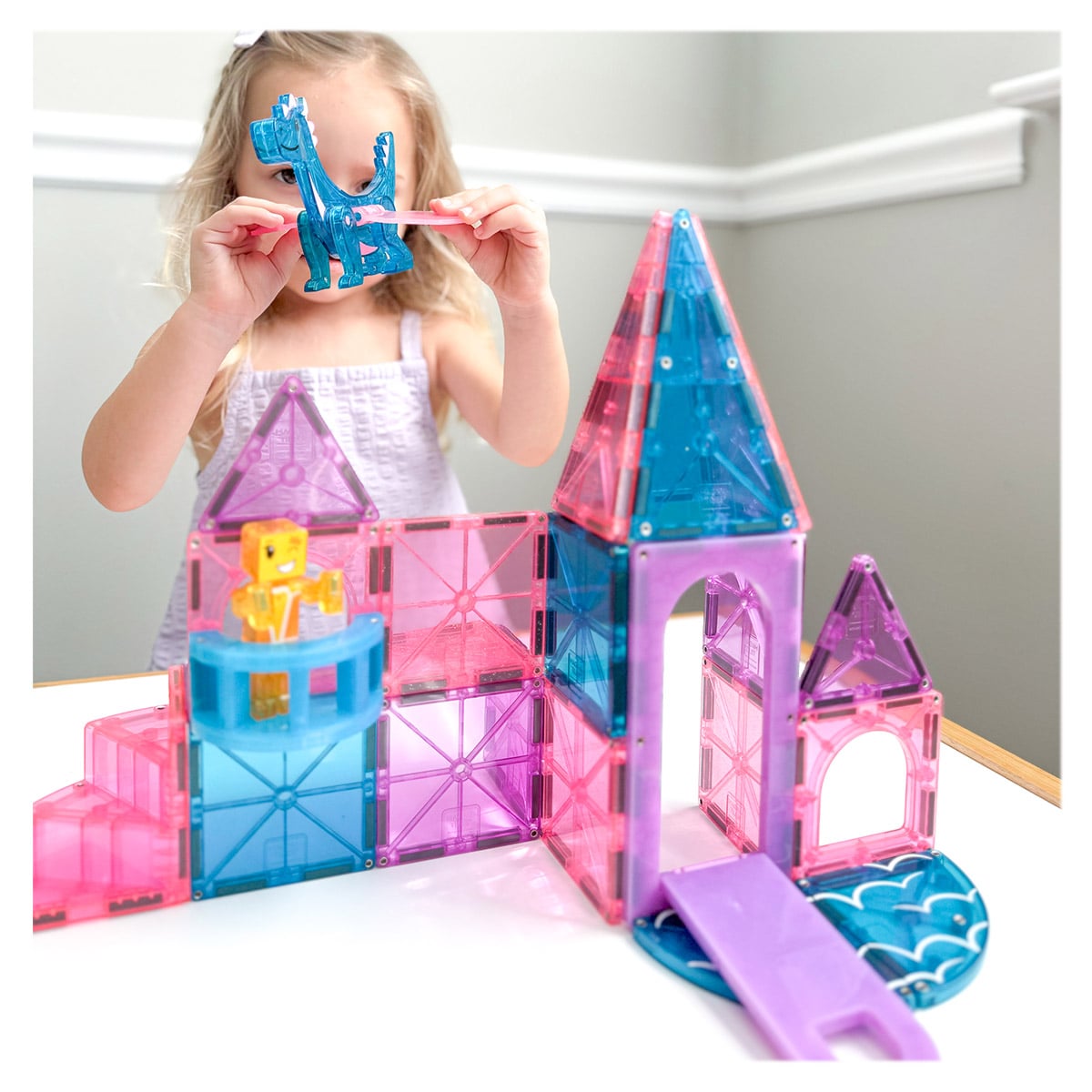 MAGNA-TILES Castle - Set Castel Magnetic, 25 piese - Default Title (2) [ps:bdc7f240-9676-4644-881a-9109b516d934]