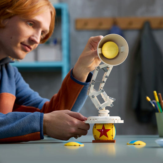 LEGO IDEAS DISNEY PIXAR LUXO JR 21357 - Imagine 3