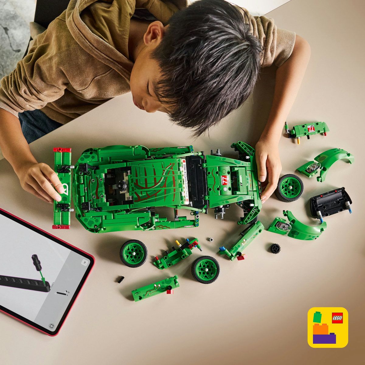 LEGO TECHNIC MASINA PORSCHE 911 GT3 R REXY AO RACING 42224 - Imagine 5 [ps:0485a913-26db-4e9f-897c-bf46e212e16b]
