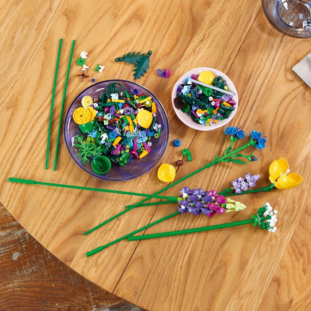 LEGO ICONS BUCHET DE FLORI DE CAMP 10313 - Imagine 4 [ps:0d204d02-d0d9-46d3-929c-af5e9939362d]