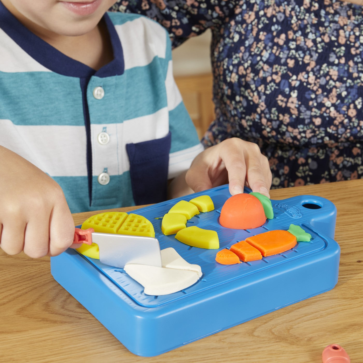 PLAYDOH SET MICUL BUCATAR Hasbro - Imagine 4 [ps:cb2f4b8b-43a9-4e52-b36b-8b47250c9a7e]