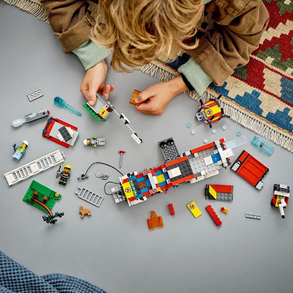 LEGO CITY MASINA UNITATII DE POMPIERI 60374 - Default Title (3) [ps:21b90d8c-4430-4c3d-939c-b3b39fa601f3]