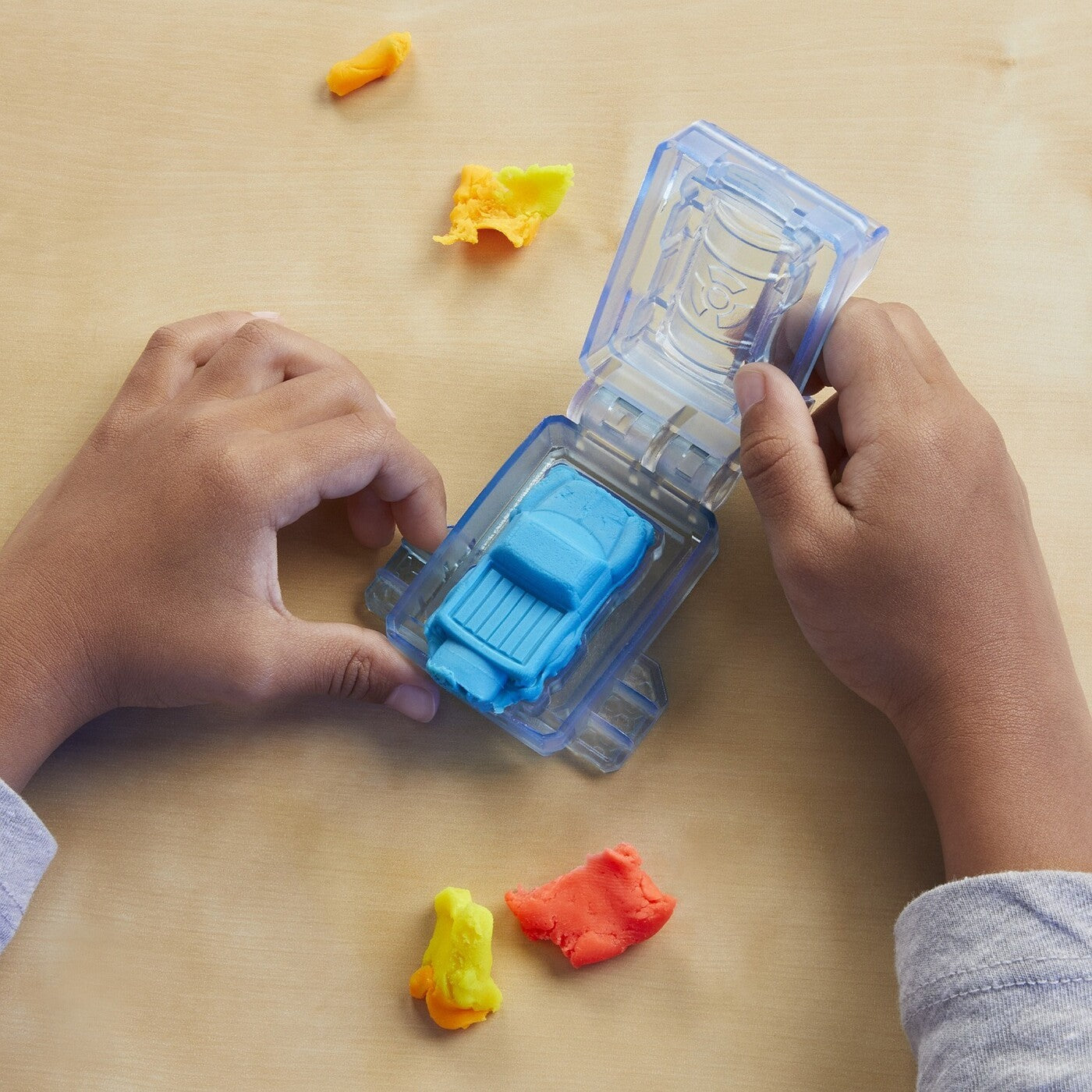 PLAY DOH MARVEL SET HULK LOVESTE SI ZDROBESTE Hasbro - Imagine 4 [ps:a799d549-8b7b-4d87-ab73-a2d604030176]