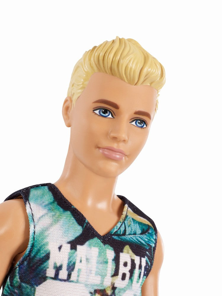PAPUSA BAIAT FASHIONISTAS CU CAMASA SI PAPION Mattel - Cu maieul Malibu (3) [ps:4dfca86b-cdbb-4c18-b45f-1ddc8dae5f56]