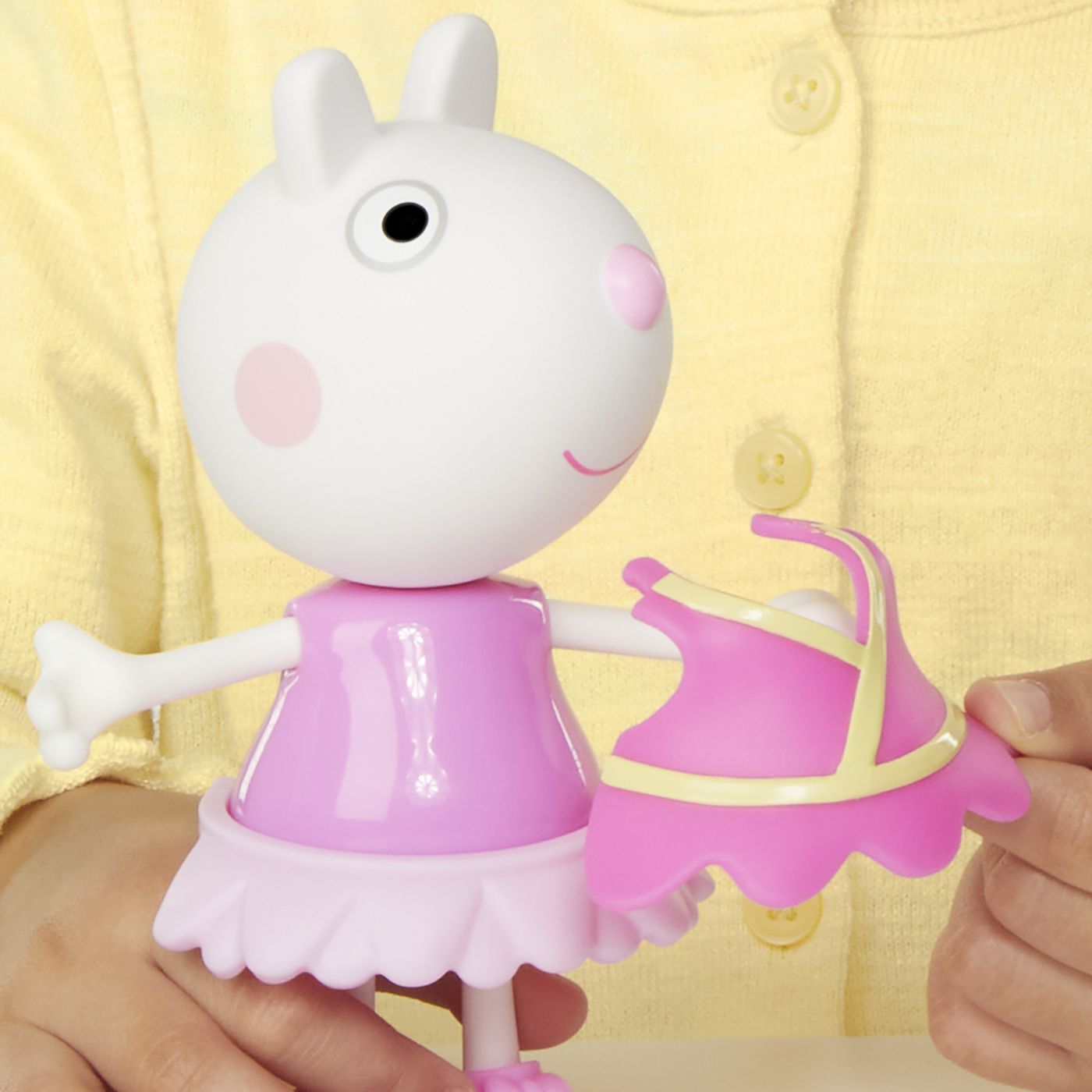 PEPPA PIG SET FIGURINA SI ACCESORII VESTIMENTARE OITA - Imagine 4 [ps:858fe3d1-9c8b-4eba-b184-b187187a3adf]