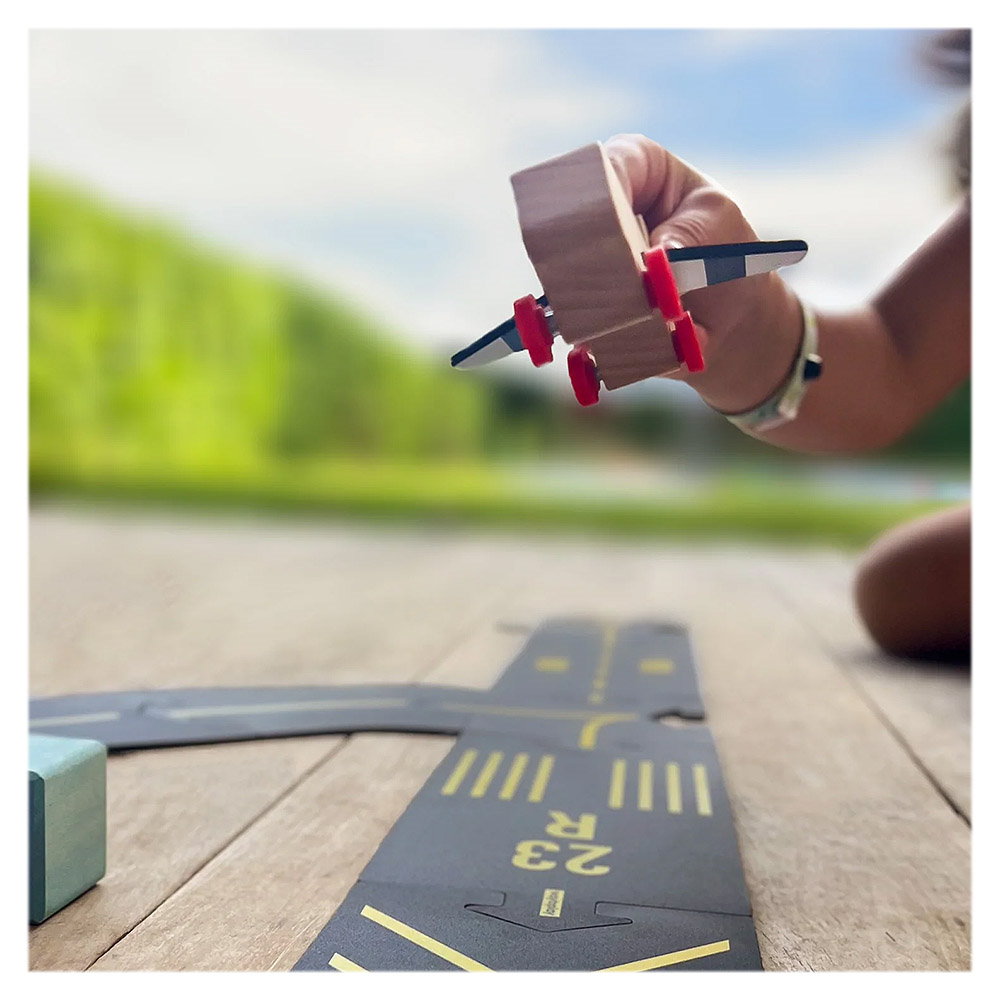 Pista Aeroport Waytoplay Runway cu Avion din Lemn - Default Title (3) [ps:f76f2d7f-1d5c-4c34-b013-d16d3756b3fc]