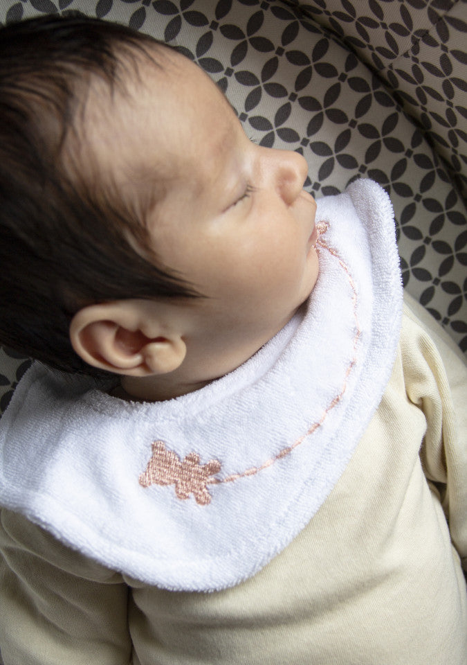 Baveta eleganta brodata BabyJem (Culoare: Gri) - Alb [ps:16f8685f-d7b8-44ba-b7fc-be5bbe92e408]