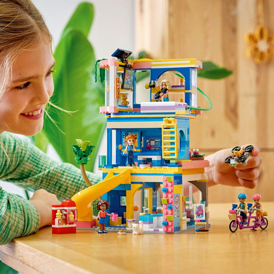 LEGO FRIENDS CLUBUL PRIETENILOR DIN ORASUL HEARTLAKE 42689 - Imagine 3