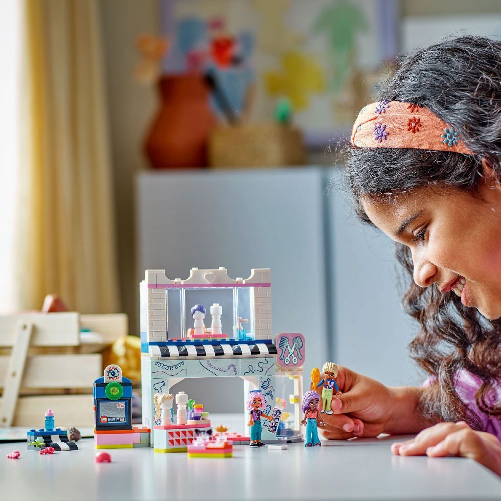 LEGO FRIENDS SALON DE COAFURA SI MAGAZIN DE ACCESORII 42662 - Imagine 3 [ps:10286997-7ea4-417e-bcc5-6e8959483216]