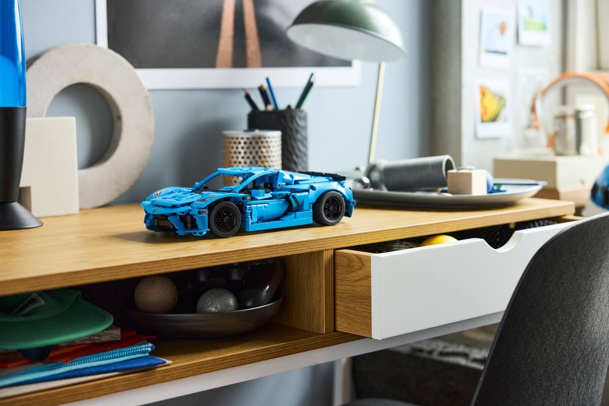 LEGO TECHNIC CHEVROLET CORVETTE STINGRAY ALBASTRU 42217 - Imagine 9 [ps:06933a9d-8bc6-47d3-a1d0-e593d1ba2619]