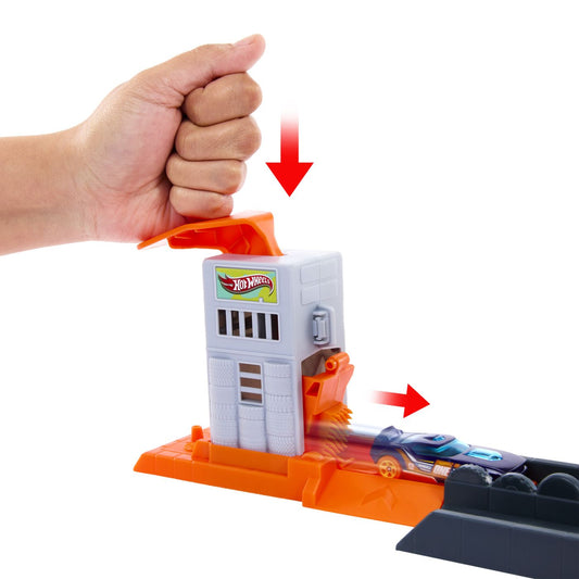 HOT WHEELS CITY PISTA INAMICILOR ATACUL GORILEI Mattel - Imagine 3